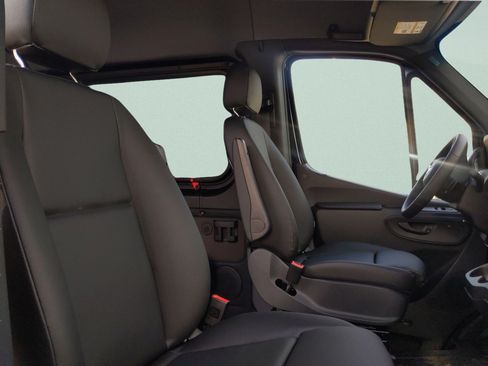 New 2025 Mercedes-Benz Sprinter 2500 image 7