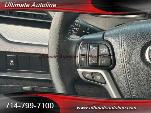 Used 2017 Toyota Sienna SE Premium image 18