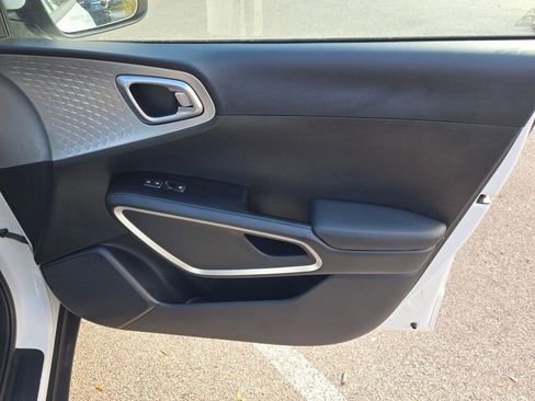 Used 2024 Kia Soul LX w/ Option Group 015 image 6