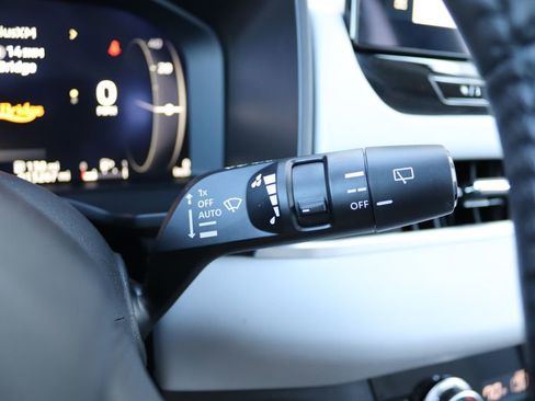 Used 2025 Mitsubishi Outlander SEL image 15