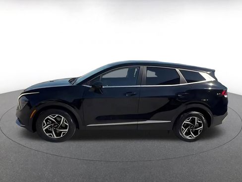 Used 2025 Kia Sportage LX FWD image 9