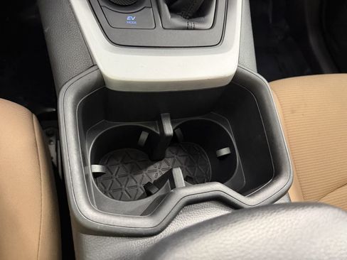 Used 2022 Toyota RAV4 LE AWD/4WD image 20