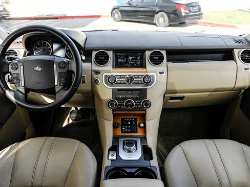 Used 2016 Land Rover LR4 HSE AWD/4WD image 14