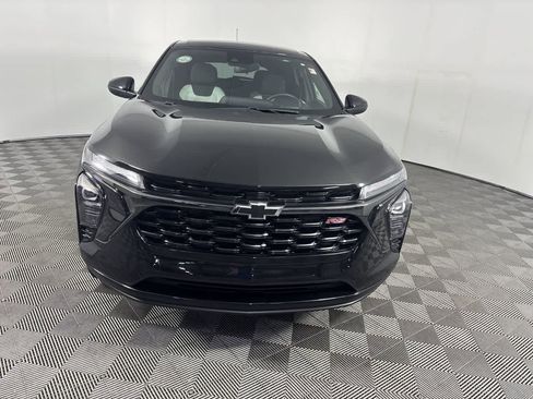 Used 2024 Chevrolet Trax RS w/ Driver Confidence Package FWD image 3