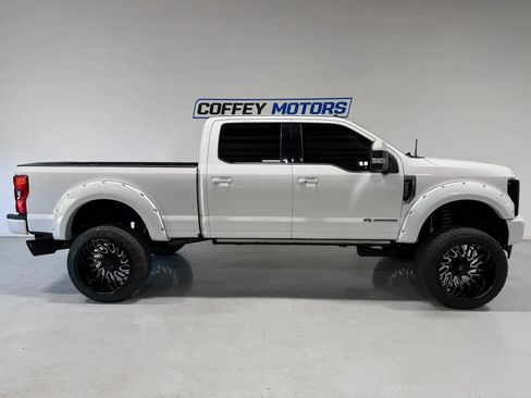Used 2017 Ford F250 Platinum w/ Platinum Ultimate Package AWD/4WD image 7