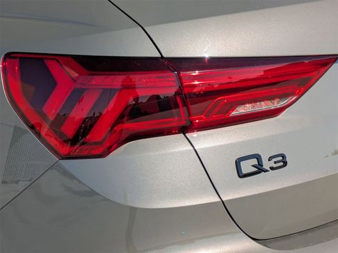 New 2025 Audi Q3 2.0T Premium image 14