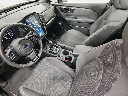 Used 2025 Subaru Forester Premium AWD/4WD image 18