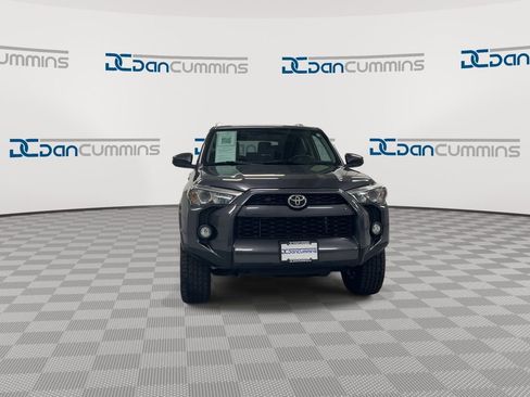 Used 2018 Toyota 4Runner SR5 AWD/4WD image 3