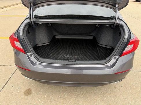 Certified 2018 Honda Accord Touring image 4