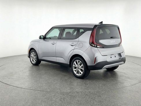 Used 2025 Kia Soul LX w/ LX Technology Package FWD image 6