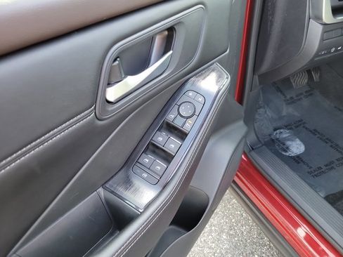 Used 2023 Nissan Rogue SV w/ SV Premium B Package image 17