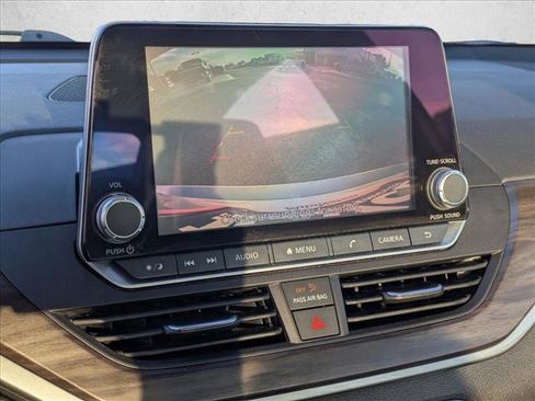 Used 2024 Nissan Altima 2.5 SV image 13