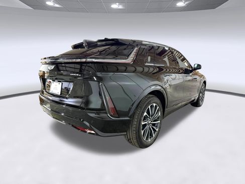 New 2026 Cadillac Lyriq Sport AWD/4WD image 8