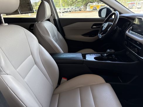 Used 2023 Nissan Rogue SV w/ SV Premium B Package FWD image 31
