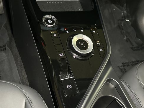 Certified 2025 Kia Niro Wind image 32