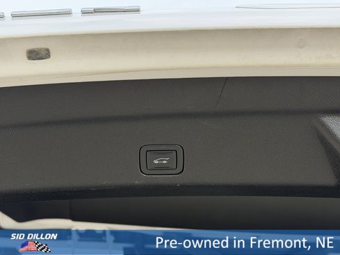 Used 2023 GMC Yukon XL Denali Ultimate AWD/4WD image 7
