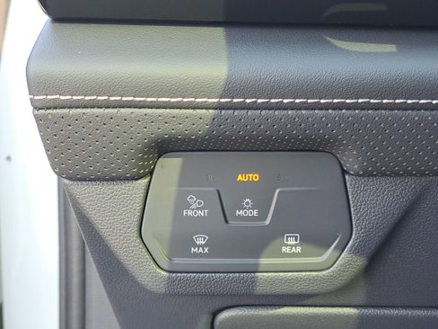 New 2026 Volkswagen Atlas SE FWD image 23