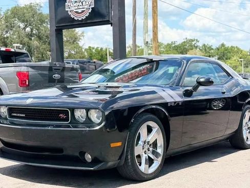 Used 2009 Dodge Challenger R/T image 32