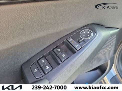 New 2026 Kia Seltos S FWD image 20