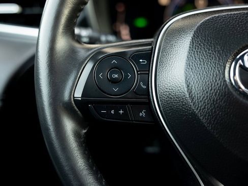 Used 2024 Toyota Corolla Cross XSE w/ Convenience Package image 17