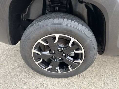 Used 2023 Jeep Renegade Trailhawk AWD/4WD image 17