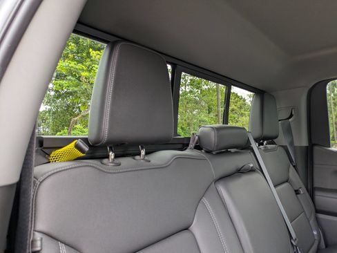Used 2021 Chevrolet Silverado 1500 LT Trail Boss w/ Convenience Package II AWD/4WD image 37