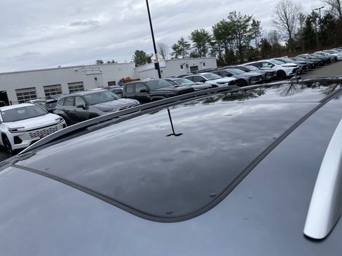 Used 2024 Volkswagen Tiguan SEL R-Line image 16