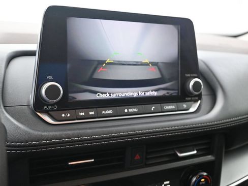 Used 2023 Nissan Rogue SV FWD image 25