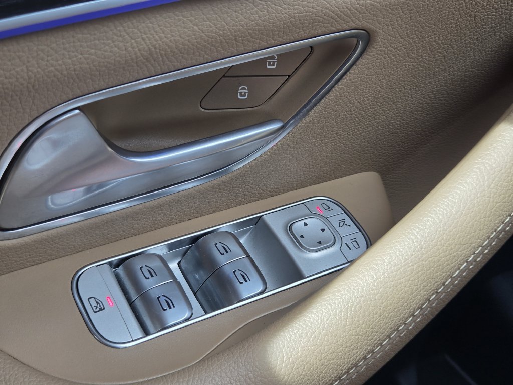 Used 2024 Mercedes-Benz GLE 350 4MATIC image 25
