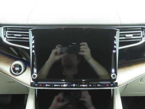 Used 2025 Jeep Grand Wagoneer 4WD w/ 8-Passenger Seating Package image 14