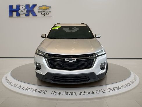 Used 2022 Chevrolet Traverse LT w/ Midnight/Sport Edition FWD image 2