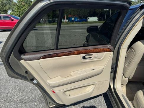 Used 2011 Cadillac DTS Premium w/ Driver Awareness Package FWD image 13