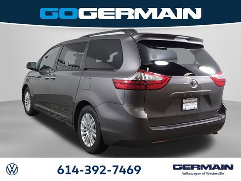 Used 2016 Toyota Sienna XLE Premium image 10