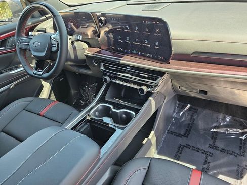 New 2026 Chevrolet Traverse RS FWD image 8