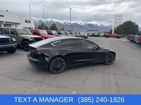 Used 2019 Tesla Model 3 Standard Range image 11