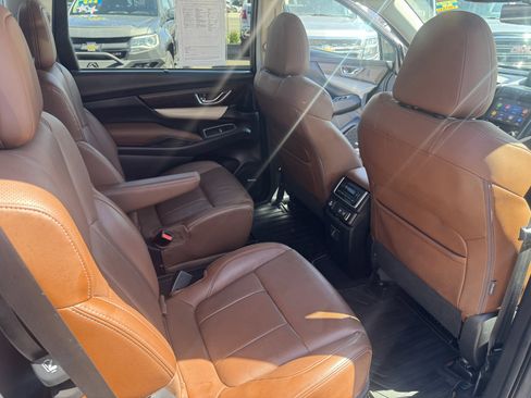 Used 2019 Subaru Ascent Touring w/ Popular Package #3 image 14
