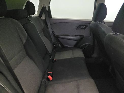 Used 2021 Nissan Rogue S image 19