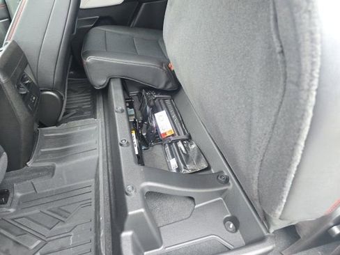 Used 2024 GMC Canyon AT4X w/ AT4X AEV Edition image 33