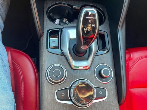 Used 2020 Alfa Romeo Giulia Ti image 35