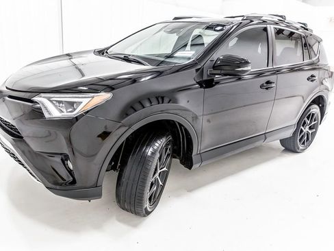 Used 2018 Toyota RAV4 SE w/ Power Extra Value Package FWD image 2