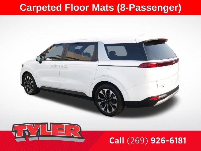 Used 2024 Kia Carnival EX FWD image 5