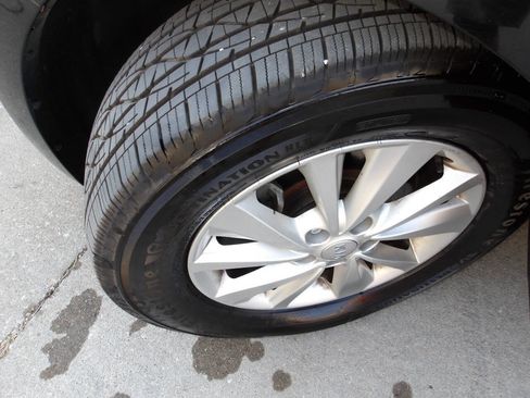 Used 2017 Kia Sedona LX w/ LX Essentials Premium Package image 42