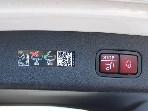 Certified 2025 Mercedes-Benz GLC 300 4MATIC image 37