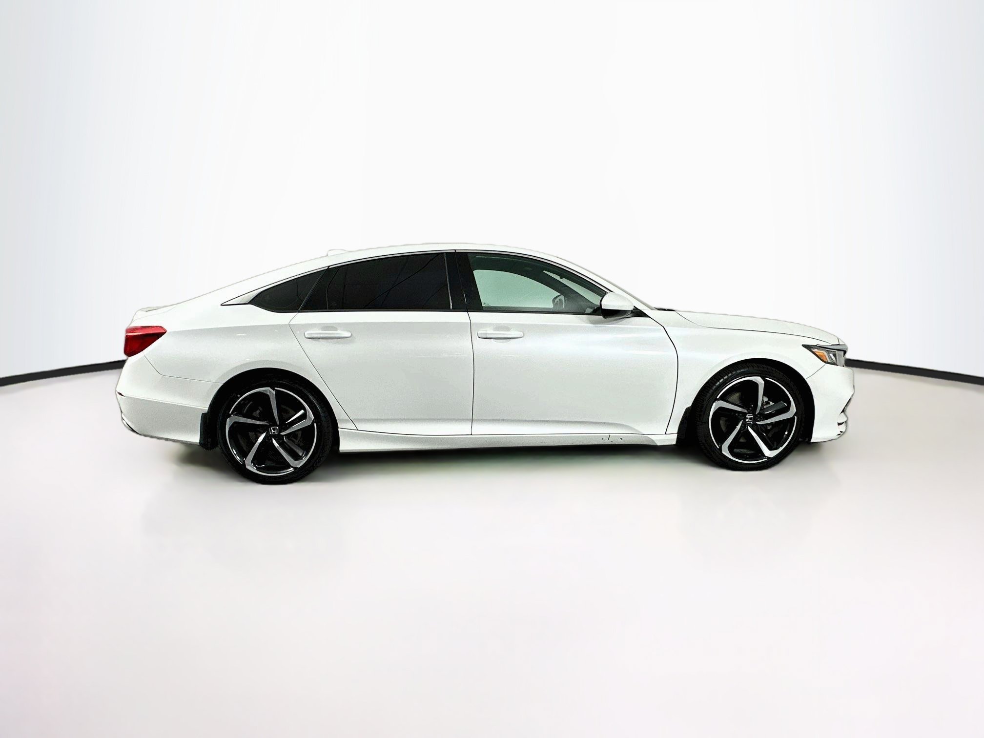 Used 2019 Honda Accord Sport image 10