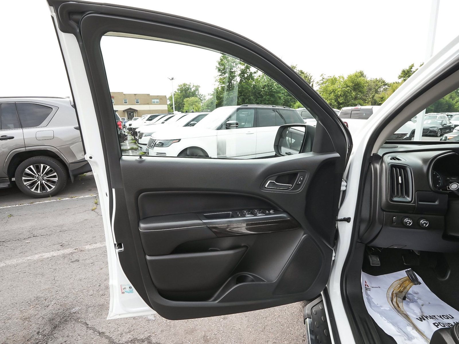 Used 2022 GMC Canyon Elevation w/ Elevation Premium Package AWD/4WD image 8