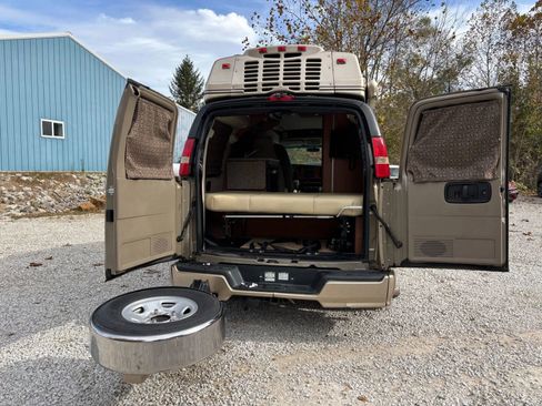 Used 2012 Chevrolet Express 2500 w/ Power Package image 44