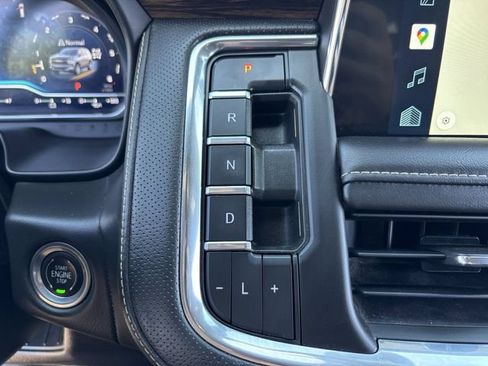 Used 2022 Chevrolet Tahoe Premier AWD/4WD image 23