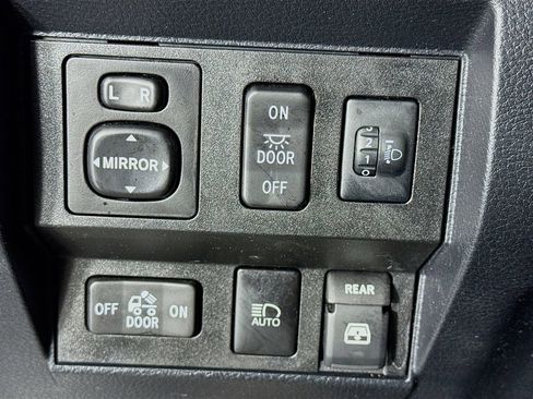 Used 2018 Toyota Tundra SR5 image 14