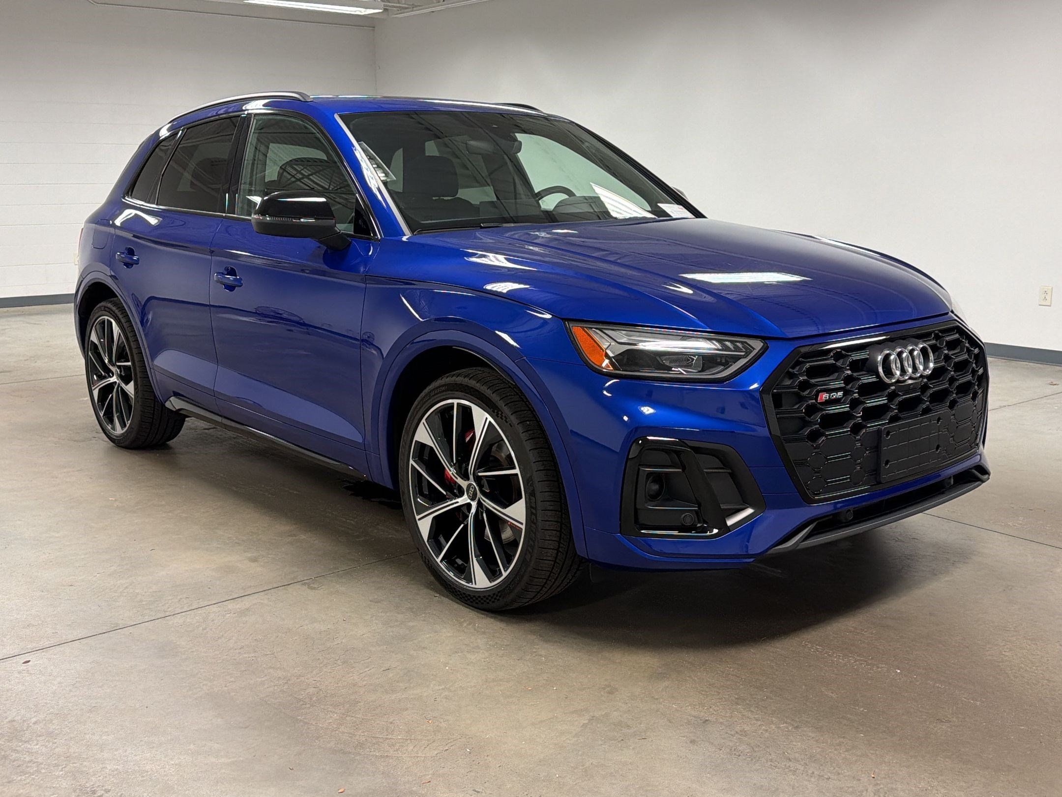 Used 2023 Audi SQ5 Premium Plus w/ Premium Plus Package AWD/4WD image 7