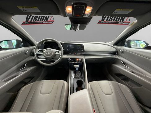 Used 2022 Hyundai Elantra SEL w/ Preferred Accessory Package image 27